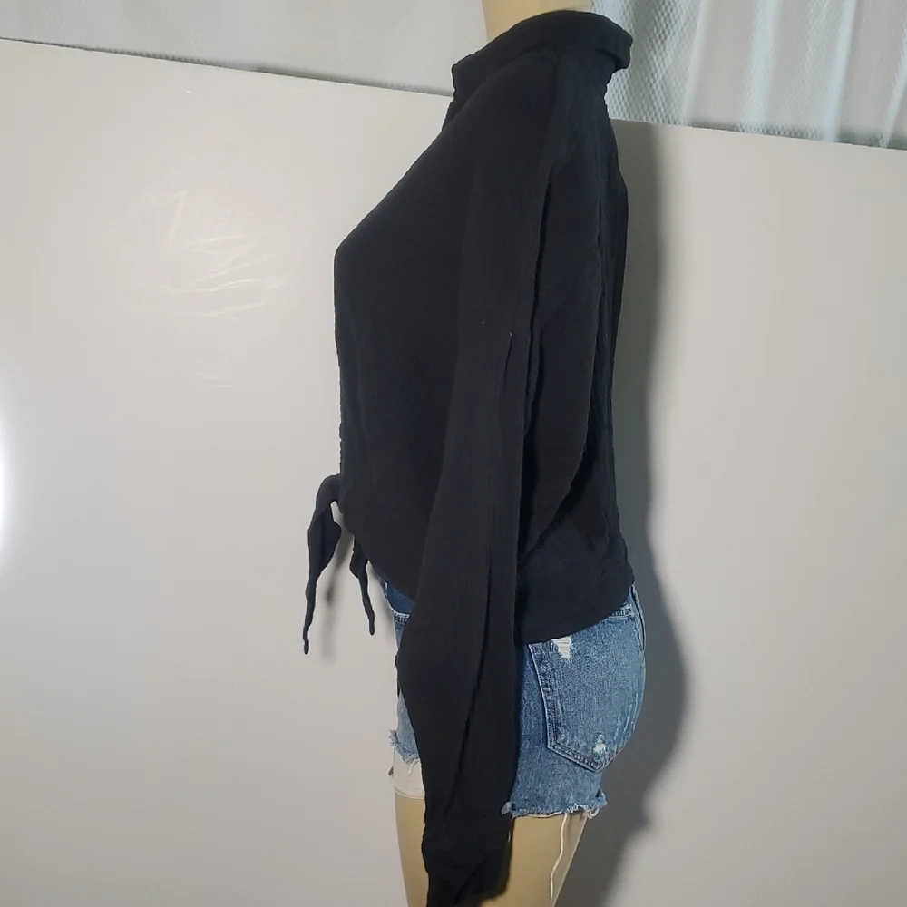 Free People Women's Sun streaks Tie Front long sleeve Black blouse Sz L